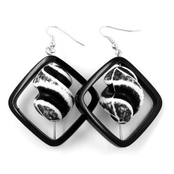 hook earrings square black with twisted bead black white